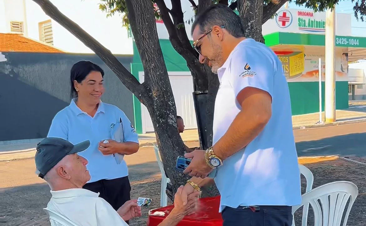 Jo O Pinheiro Visita O Bairro Santa Antonieta E Ouve As Necessidades