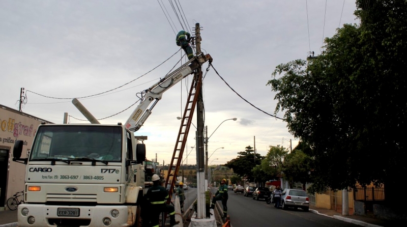 CPFL alerta para os perigos a rede elétrica durante podas de