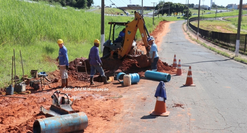 Adutoras se rompem e prejudicam abastecimento em Marília Visão