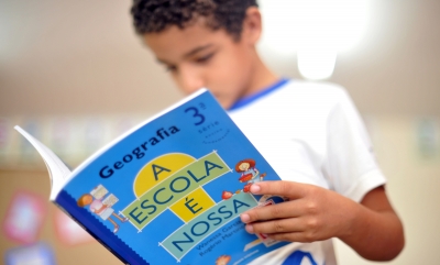 Escolas devem escolher livros didáticos até dia 4 Visão Notícias