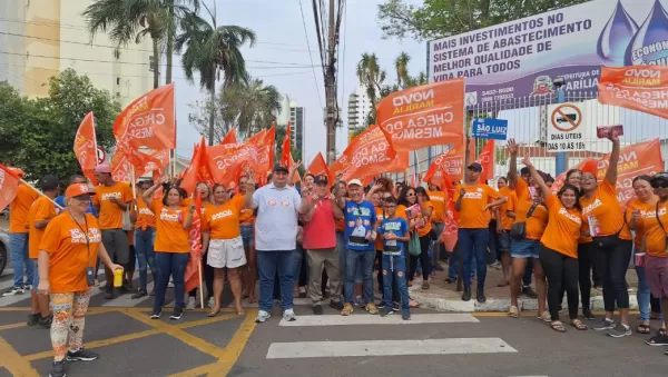 Candidato a prefeito Garcia da Hadassa realiza Caminhada da Mudança pela rua São Luiz