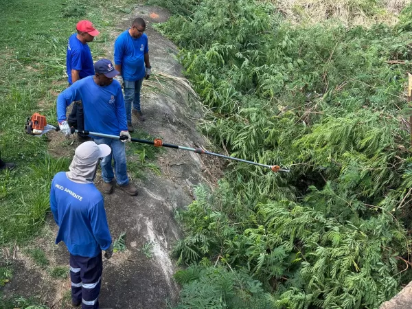 Prefeitura faz mutirão de limpeza na zona leste de Marília