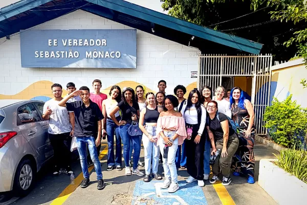 Alunos da escola estadual Sebastião Mônaco participam de simpósio da FAMEMA