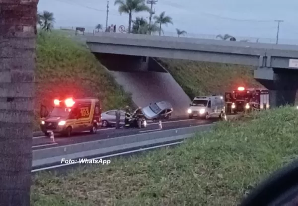 Acidente na SP-294, em Marília, deixa duas pessoas feridas