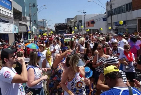 Bagunça do Circo percorre as ruas do centro da cidade neste sábado