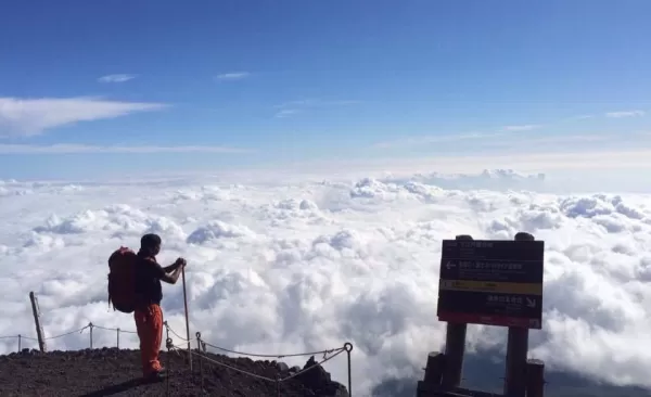 Mariliense completa 25 anos subindo o monte Fuji e se torna recordista brasileiro