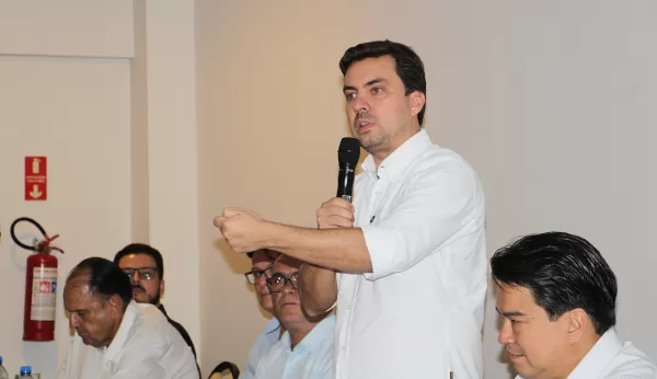 Vinicius anuncia novos secretários, pacote de obras, mas também "arrocho" nas contas públicas