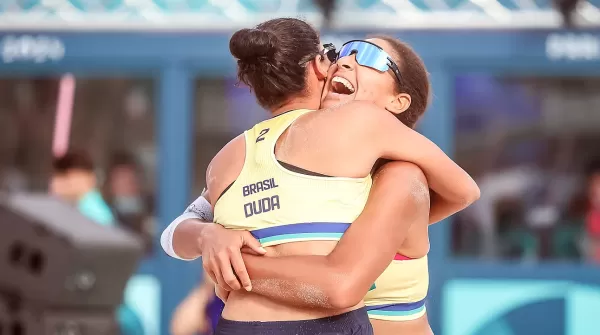 Olimpíadas: Ana Patrícia e Duda avançam para a semifinal no vôlei de praia