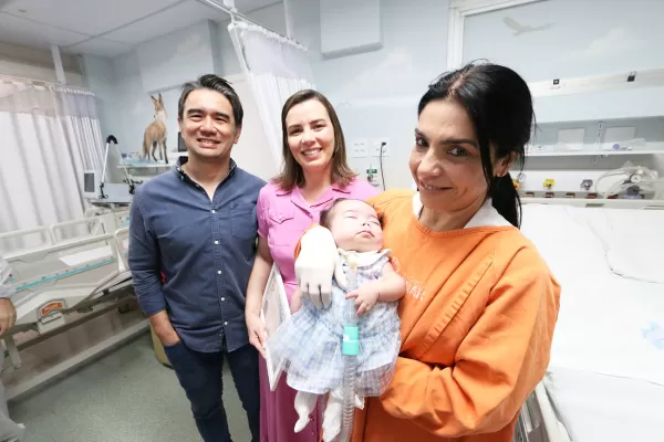 Após nove meses na UTI Neonatal e pediátrica do HBU, pequena Liz recebe alta 