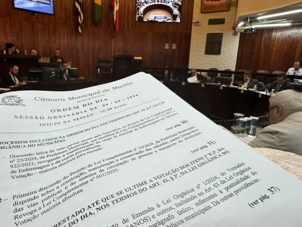 Vereadores “derrubam” veto do prefeito e aprovam emenda que beneficia profissionais de Enfermagem