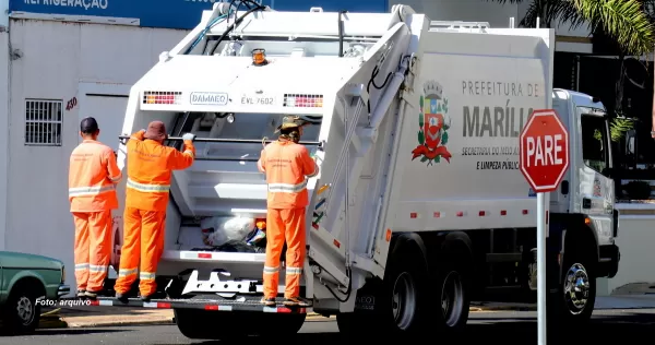 Coleta de lixo: Prefeitura garante que empresa terceirizada está contratando mais funcionários