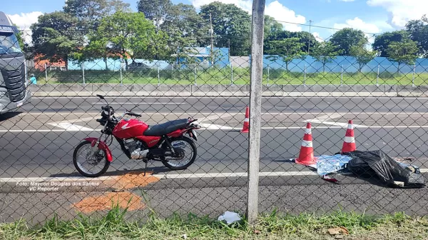 Motociclista morre atropelado na rodovia do Contorno