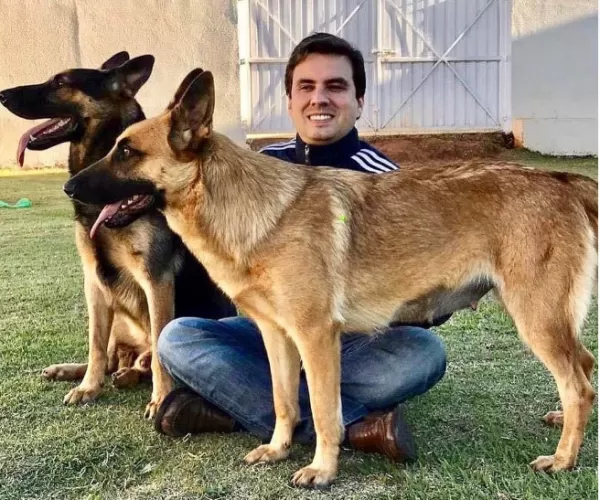 Vinicius Camarinha defende causa animal com UBS para pets, hospital veterinário público e cemitério