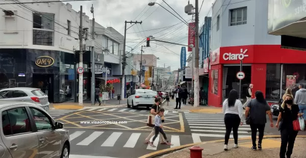 Acordos salariais pressionam negociação no comércio de Marília