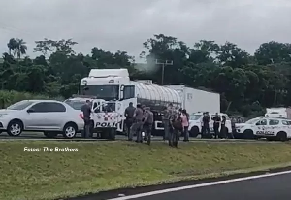 Perseguição a carreta roubada em SP termina em morte 