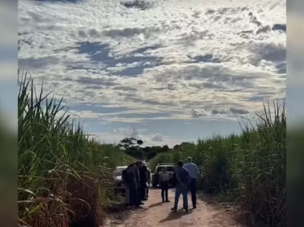 Caminhoneiro mata esposa e esconde corpo em canavial