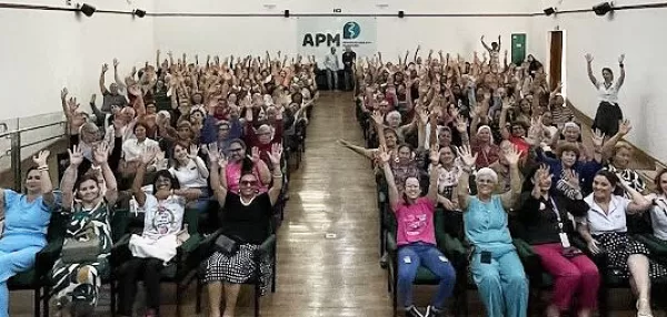 Celebração do Dia do Idoso reúne mais de 250 beneficiários do Espaço Viver Bem da Unimed Marília