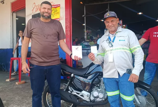 Mercado Bom Jesus divulga ganhador do sorteio de uma moto Honda 0 KM