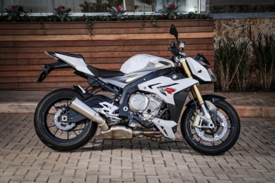 BMW S1000 R passa a ser produzida no Brasil