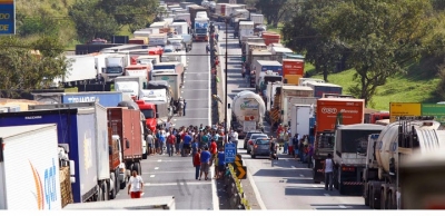 Dilma diz que o Governo está fazendo esforço para encerrar protestos de caminhoneiros