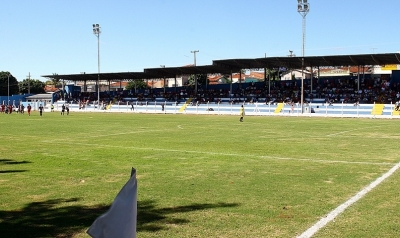 Comitiva de Marília protocola pedido para gramado sintético no Mineirão