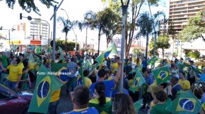 Ato em apoio ao presidente Bolsonaro mobiliza Marília e região