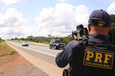 PRF tem até esta segunda para retomar fiscalização por radares móveis em rodovias federais