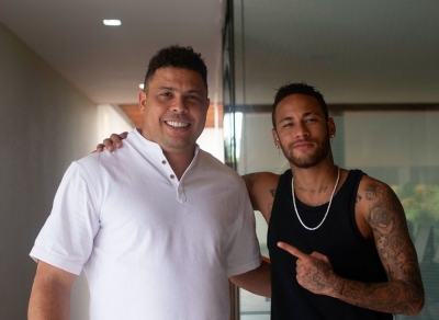 Neymar poderá superar Ronaldo e se tornar o 2º maior artilheiro da seleção