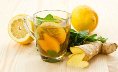 Controle o colesterol mau com suco de limão e gengibre