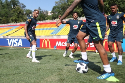 Com equipe definida, seleção brasileira treina para enfrentar Sérvia