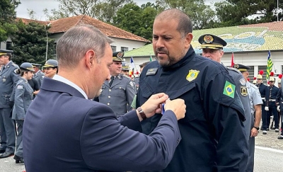 Ex-chefe da PRF em Marília recebe homenagem da PM em São Paulo