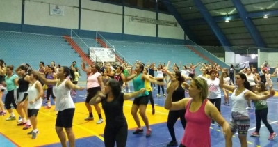 Aulão de zumba em defesa das mulheres 