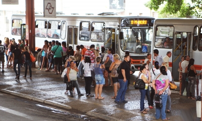 Motoristas de ônibus prometem entrar em greve hoje