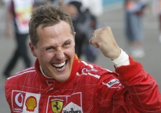 Schumacher volta para casa                     e continuará tratamento 