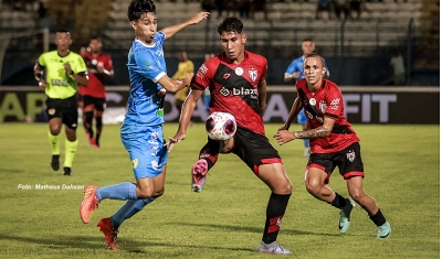 MAC é goleado e Corinthians supera o Guarani nos pênaltis