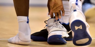 Ações da Nike caem após incidente com tênis rasgado durante jogo de basquete