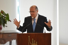 Alckmin anuncia cortes de 10%      dos gastos para este ano