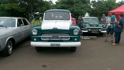 De volta ao passado: exposição de carros antigos 