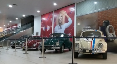 Encontro de carros no Marília Shopping comemora dia mundial do Fusca