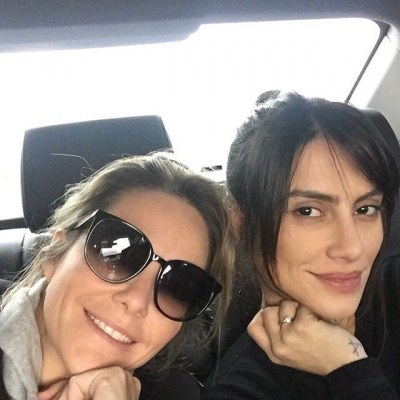 Cleo Pires nega namoro com sua assessora e define relação: casamento sem sexo 