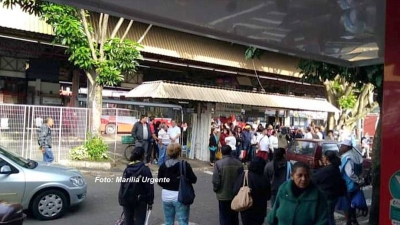 Motoristas de ônibus fazem greve em Marília