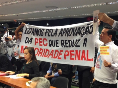 Câmara aprova proposta que reduz maioridade penal