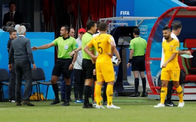 VAR entra em campo pela primeira vez e garante vitória da França