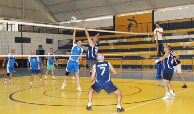 Vôlei adaptado tem finais em Marília