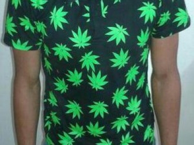 Menor é apreendido por usar camiseta com desenho de folhas de maconha