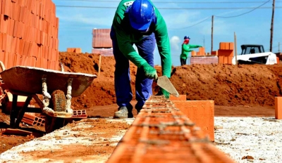 Construção civil é destaque na abertura de vagas de emprego em Marília