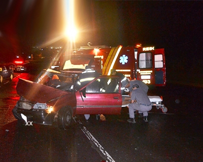 Colisão frontal na SP-294 deixa vários feridos