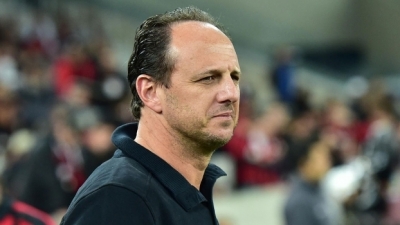 Rogério Ceni assina com o Fortaleza e é novo técnico para 2018