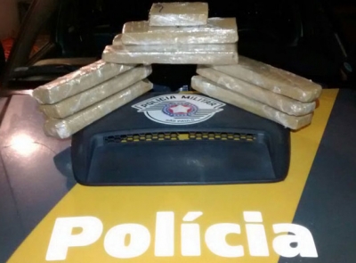 Motorista fica nervoso e polícia encontra maconha