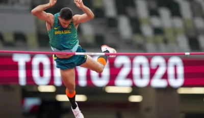 Thiago Braz é bronze no salto com vara e mantém recorde olímpico